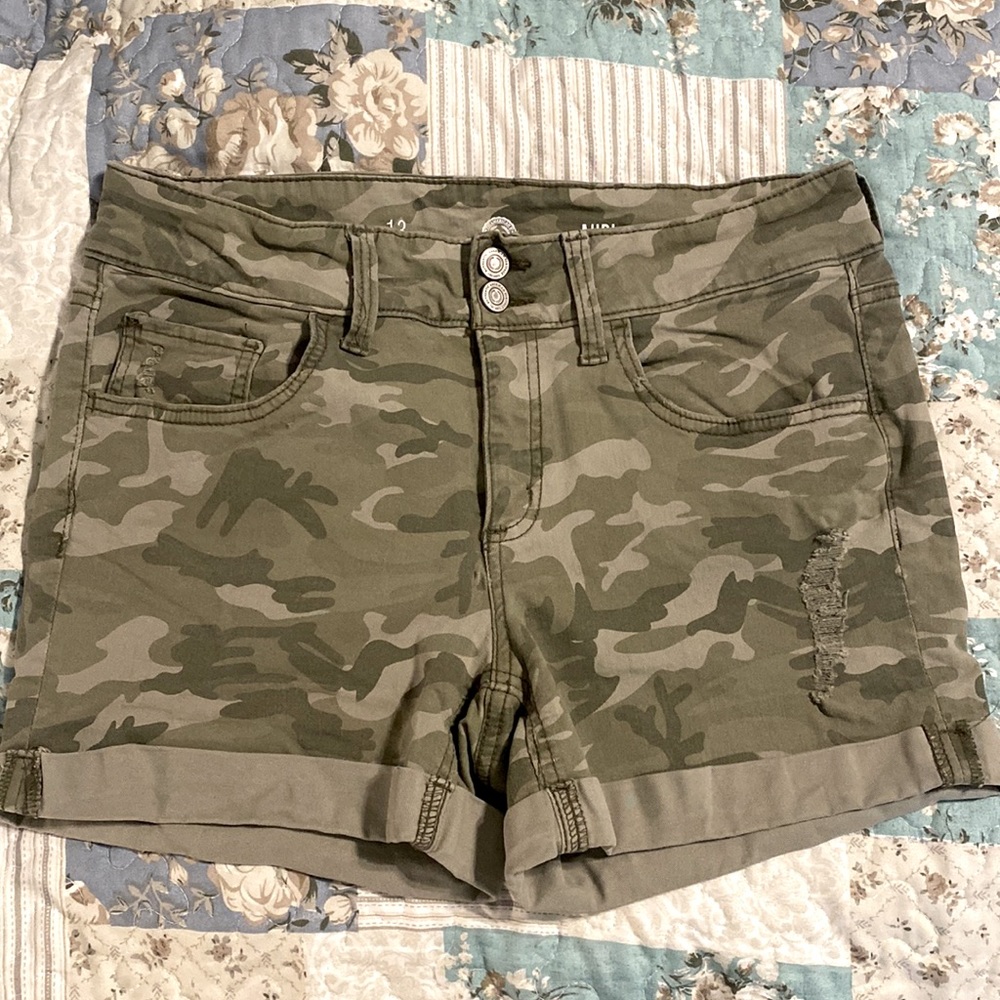 So - Midi jean shorts. Size 13. Mid rise 3.5 inch inseam